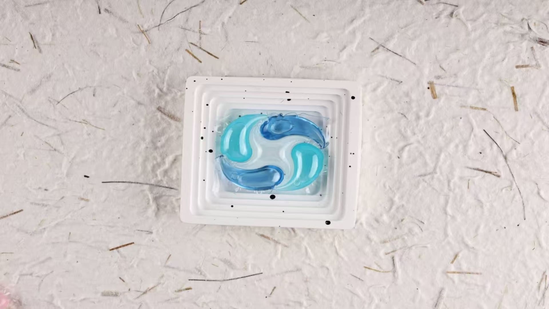 Gentle Care for Delicate Fabrics: How to Choose Safe and Effective Laundry Pods